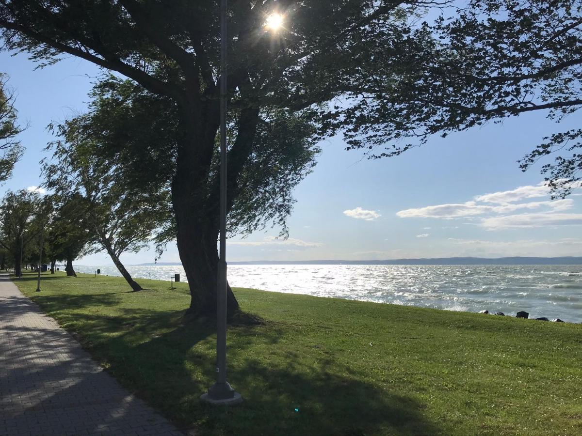 Retro ház Affittacamere Balatonszabadi Fürdőtelep Esterno foto